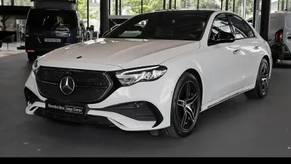 Gebraucht Mercedes E220 AMG 197 PS (144 kW) 2025 Weiß Limousine