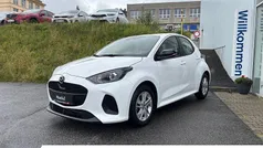 Weiss Gebraucht 2024 Mazda 2 Center-Line Kleinwagen | 20.990 € (Fairer Preis)