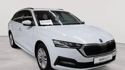 Gebraucht Skoda Octavia Ambition 116 PS (85 kW) 2023 Moonweiß perleffekt Kombi