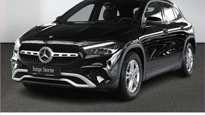 Gebraucht Mercedes GLA200 163 PS (119 kW) 2024 Unilack nachtschwarz SUV