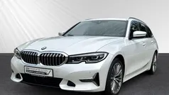 Weiss Gebraucht 2020 BMW 320 Luxury Line Kombi | 27.978 € (Fairer Preis)