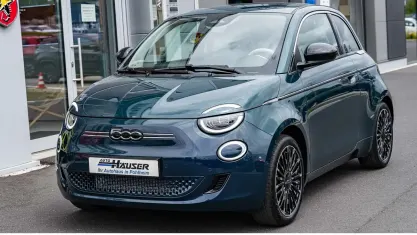 Neu Fiat 500e La Prima 86 kW (118 PS) 2026 Gruen Limousine
