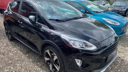 Gebraucht Ford Fiesta Active X 125 PS (91 kW) 2019 Schwarz Kleinwagen