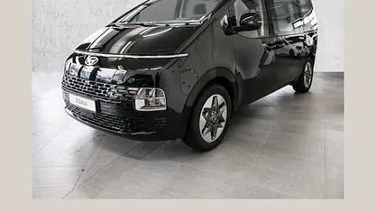 Gebraucht 2025 Hyundai Staria Trend Van / Kleinbus | 39.940 € (Guter Preis)