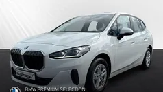 Weiss Gebraucht 2023 BMW 218 Active Tourer Luxury Line Van / Kleinbus | 29.890 € (Fairer Preis)