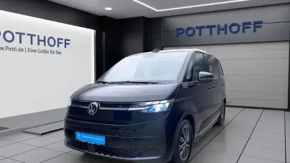 Gebraucht VW Multivan Basis 150 PS (110 kW) 2024 Deep black perleffekt Van / Kleinbus