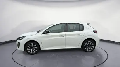 Gebraucht Peugeot 208 Active 101 PS (74 kW) 2024 Weiß Kleinwagen
