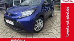 Juniper blue metallic Gebraucht 2025 Toyota Aygo Business Edition Kleinwagen | 17.280 € (Fairer Preis)