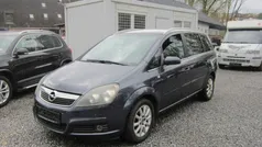 Grau Gebraucht 2007 Opel Zafira Van / Kleinbus | 2.390 € (Superpreis)