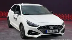 Weiß Gebraucht 2024 Hyundai i30 Select Kombi | 20.780 € (Fairer Preis)