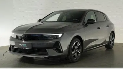 Vulkan grau Gebraucht 2024 Opel Astra Limousine | 21.424 € (Guter Preis)