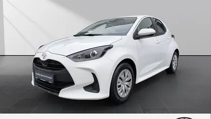 Weiß Gebraucht 2023 Toyota Yaris Comfort Kleinwagen | 14.690 € (Fairer Preis)