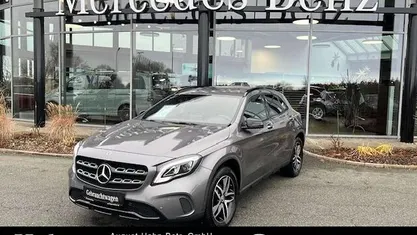 Lack mountaingrau Gebraucht 2018 Mercedes GLA180 Urban SUV | 18.950 € (Fairer Preis)