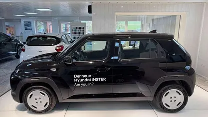Abyss black Gebraucht 2025 Hyundai Inster Select Kleinwagen | 22.990 € (Fairer Preis)