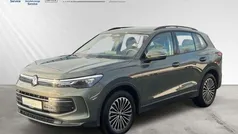 Gruen Gebraucht 2024 VW Tiguan SUV | 38.499 € (Fairer Preis)