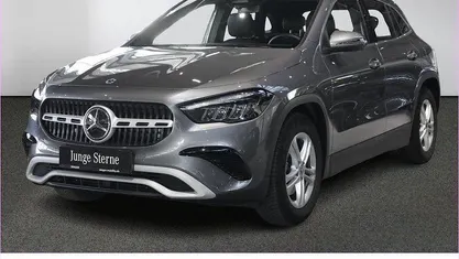 Gebraucht Mercedes GLA200 163 PS (119 kW) 2024 Grau SUV