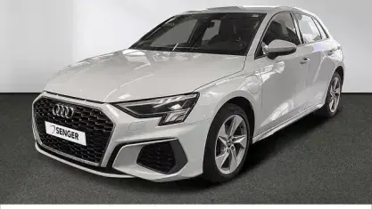 Gebraucht Audi A3 Sportback e-tron S-Line 204 PS (150 kW) 2023 Gletscherweiß metallic Kleinwagen