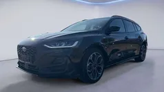 Obsidianschwarz metallic (metallic) Gebraucht 2022 Ford Focus ST-Line Kombi | 24.900 € (Fairer Preis)