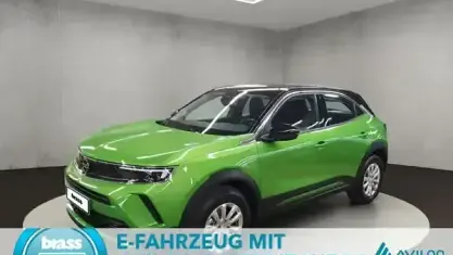 Gebraucht Opel Mokka-e Edition 100 kW (136 PS) 2022 Matcha green / ikone gruen SUV