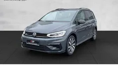 Grau Gebraucht 2024 VW Touran Highline Van / Kleinbus | 49.000 €