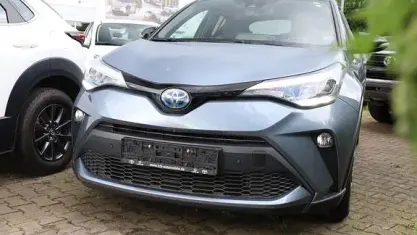 Gebraucht Toyota C-HR Plus 184 PS (135 kW) 2021 Sodalithblau metallic / dach schwarz SUV