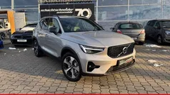 Silver dawn metallic Neu 2024 Volvo XC40 Plus SUV | 46.490 € (Fairer Preis)