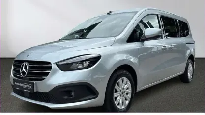 Gebraucht Mercedes T180 Progressive 131 PS (96 kW) 2025 Silber Van / Kleinbus