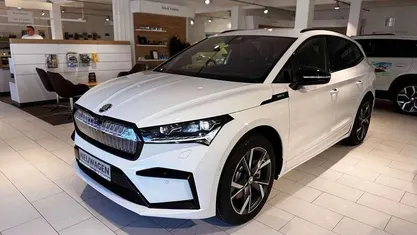 Gebraucht 2025 Skoda Enyaq iV SportLine SUV | 54.260 € (Fairer Preis)