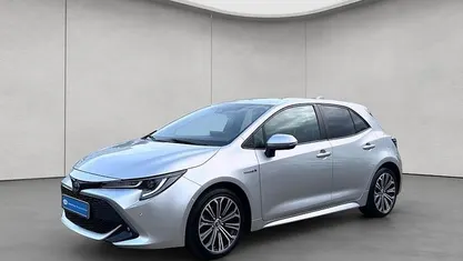 Silber Gebraucht 2019 Toyota Corolla Club Limousine | 18.480 € (Fairer Preis)