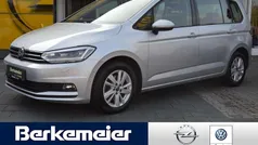 Silber Gebraucht 2023 VW Touran Comfortline Van / Kleinbus | 28.960 € (Fairer Preis)