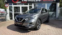 Grau Gebraucht 2019 Nissan Qashqai N-Connecta SUV | 19.700 € (Fairer Preis)