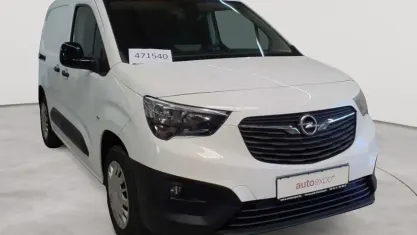 Gebraucht Opel Combo Edition 131 PS (96 kW) 2022 Jade weiß Van / Kleinbus