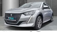Grau Gebraucht 2021 Peugeot e-208 Allure Kleinwagen | 16.650 € (Fairer Preis)