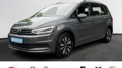 Grau Gebraucht 2024 VW Touran Move Van / Kleinbus | 34.990 € (Fairer Preis)