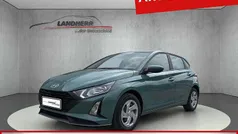 Mangrove grün Neu 2025 Hyundai i20 Comfort Limousine | 16.075 € (Superpreis)