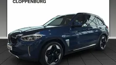 Blau Gebraucht 2021 BMW iX3 Impressive SUV | 35.900 € (Fairer Preis)