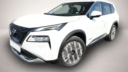 Neu Nissan X-Trail Tekna 213 PS (156 kW) 2025 Weiß SUV