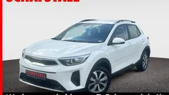 Weiss ((ud) schneeweiss) Gebraucht 2022 Kia Stonic Vision SUV | 16.449 €