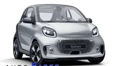 Silber Gebraucht 2024 Smart ForTwo Electric Drive Passion Exclusive Coupé | 15.950 € (Fairer Preis)