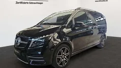 Obsidianschwarz metallic Gebraucht 2023 Mercedes V250 AMG Van / Kleinbus | 54.950 € (Fairer Preis)