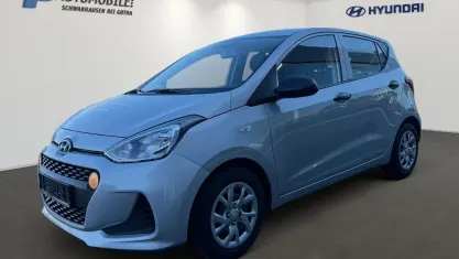 Gebraucht Hyundai i10 Select 67 PS (49 kW) 2019 Silber Kleinwagen