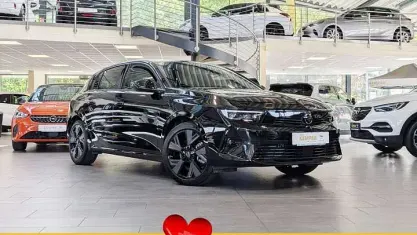 Gebraucht Opel Astra 114 kW (156 PS) 2025 Schwarz Kleinwagen