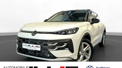 Gebraucht VW T-Roc Life 150 PS (110 kW) 2026 Pure white uni schwarz (weiß) SUV