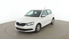 Weiß Gebraucht 2017 Skoda Fabia Active Limousine | 8.420 € (Guter Preis)