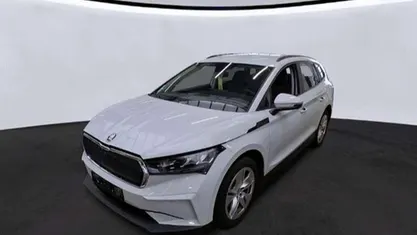 Gebraucht 2024 Skoda Enyaq iV Loft SUV | 33.401 € (Fairer Preis)
