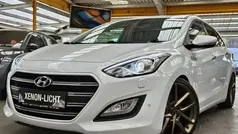 Weiß Gebraucht 2015 Hyundai i30 Premium Kombi | 9.475 € (Fairer Preis)