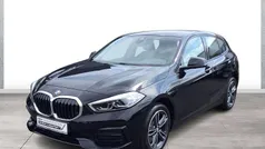 Schwarz Gebraucht 2022 BMW 118 Sport Line Kleinwagen | 22.890 € (Fairer Preis)