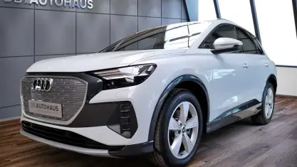 Gebraucht Audi Q4 e-tron Ambiente 219 kW (299 PS) 2023 Weiß SUV