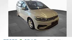 Pure white Gebraucht 2024 VW Touran R-line Van / Kleinbus | 36.450 € (Guter Preis)