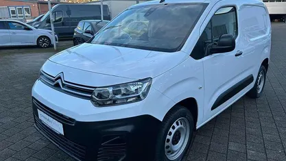 Polar weiß Gebraucht 2021 Citroën Berlingo Van / Kleinbus | 14.900 € (Fairer Preis)